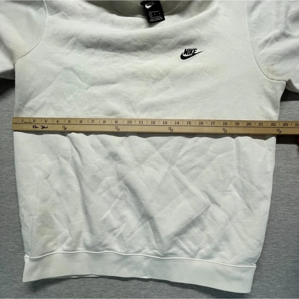Nike Sportswear Club Crew Sweatshirt Mens Large White Embroidered Swoosh Cotton
